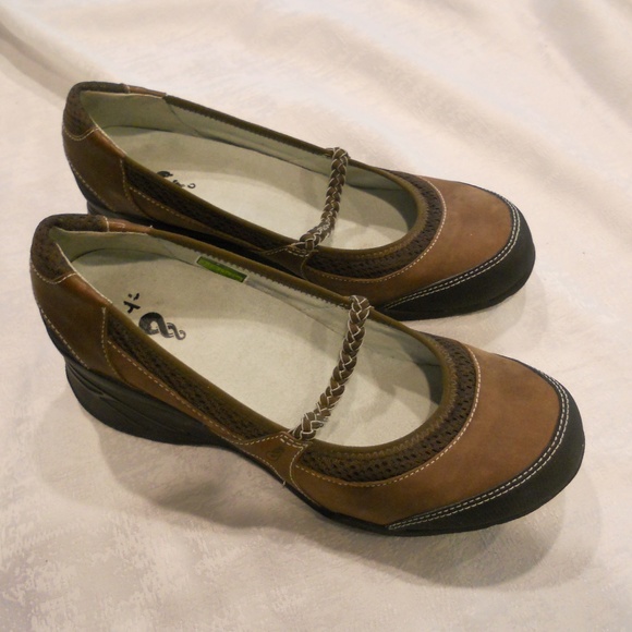 AHNU WOMENS 9 SHOES WALKING CASUAL OUTDOOR - Picture 4 of 4